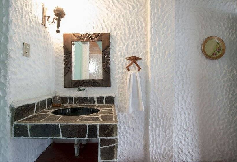 اتاق استاندارد سه نفره, Eco Hotel Uxlabil Atitlan