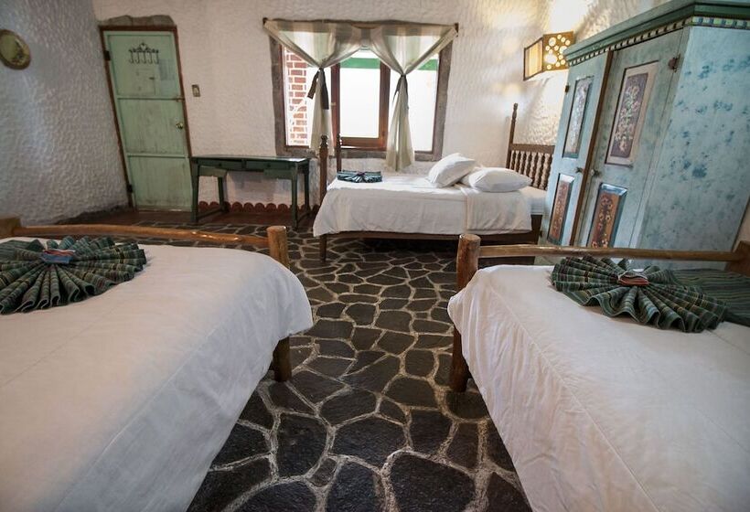 اتاق استاندارد سه نفره, Eco Hotel Uxlabil Atitlan