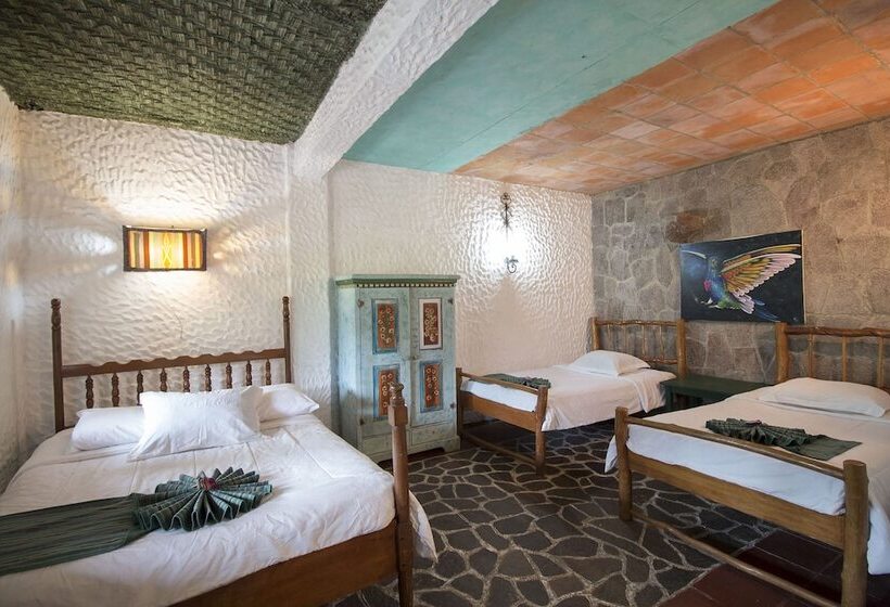اتاق استاندارد سه نفره, Eco Hotel Uxlabil Atitlan