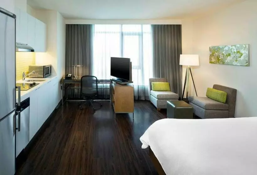 キングサイドベッドのスタンダードワンルーム, Element By Westin Vancouver Metrotown