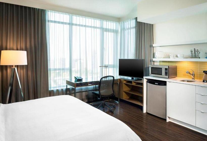 带大床的标准工作室, Element By Westin Vancouver Metrotown