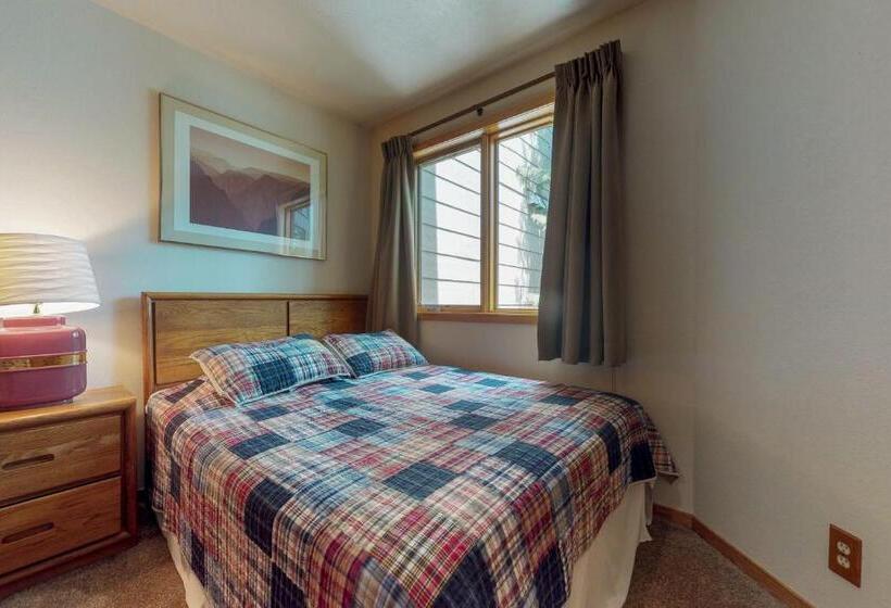 דירת שני חדרים, Frostfire Condominiums B19