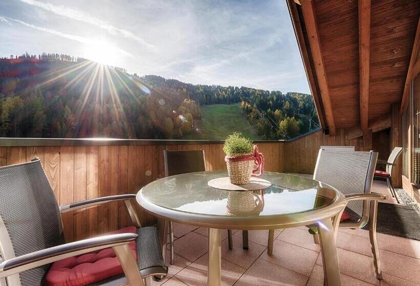 Апартаменты 4 Спальни, Garni Alpenjuwel