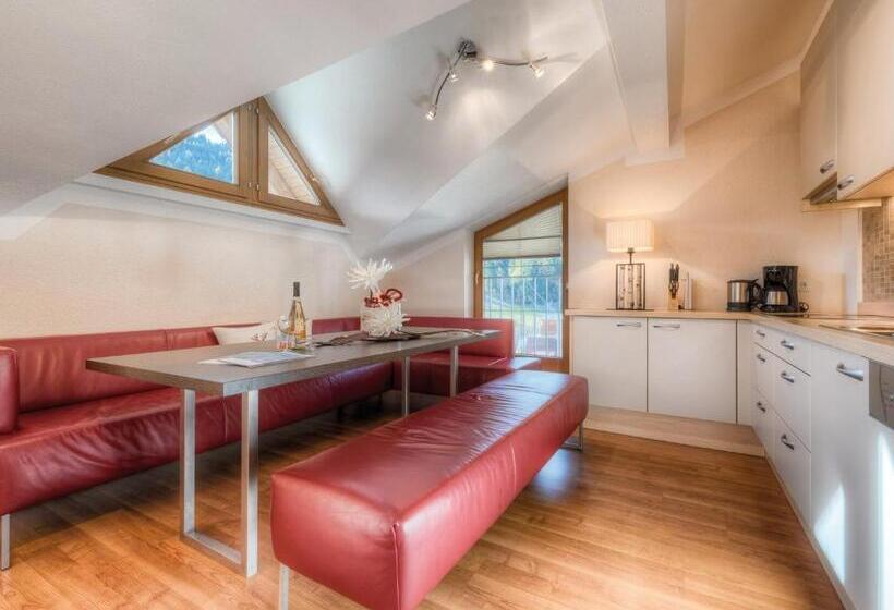 Апартаменты 4 Спальни, Garni Alpenjuwel