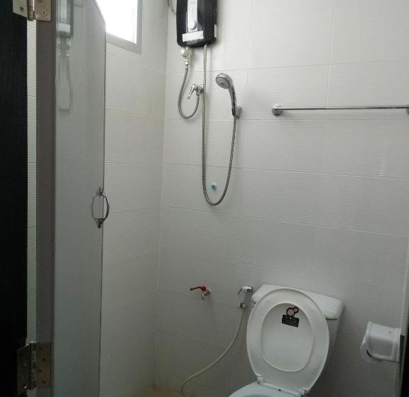 Superior-huone, Komol Residence Bangkok