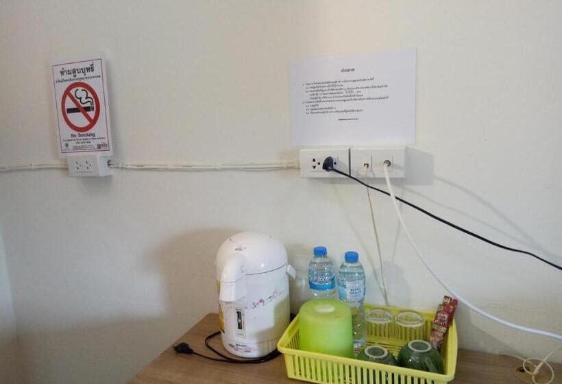 Superior-huone, Komol Residence Bangkok