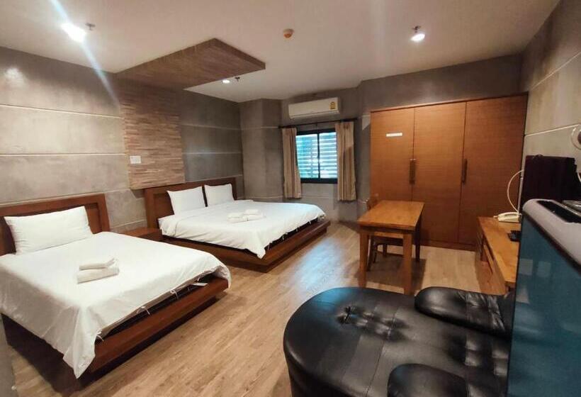 Juniorsviitti Puutarhanäkymä, Komol Residence Bangkok