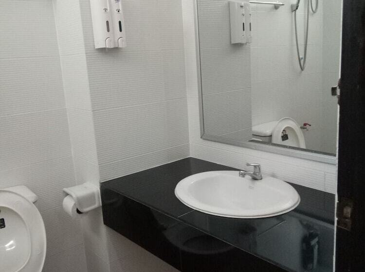 Superior Kolmen Hengen Huone, Komol Residence Bangkok