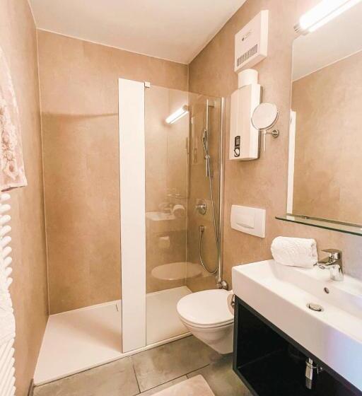 اتاق استاندارد, People S