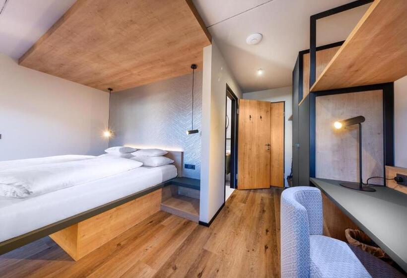 اتاق استاندارد, People S