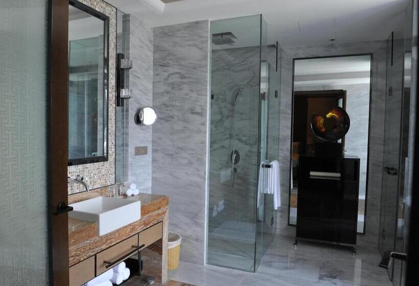 غرفة بيزنس, Ramada Plaza Liuzhou Liudong