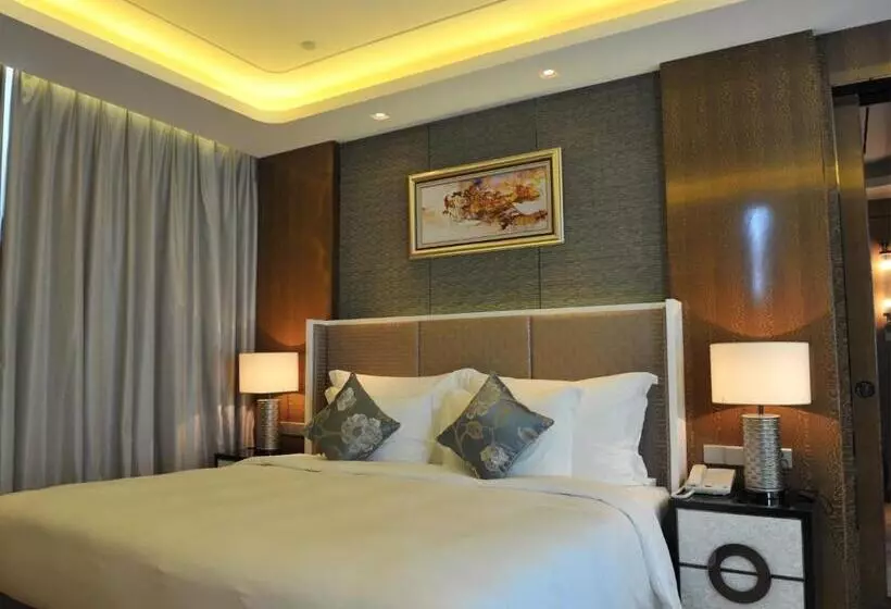 キングサイズベッドのスタンダードルーム, Ramada Plaza Liuzhou Liudong