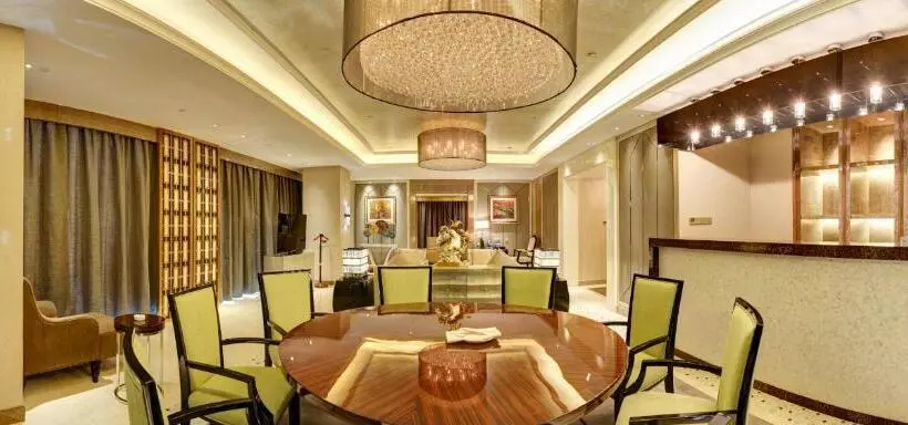 スイート, Ramada Plaza Liuzhou Liudong