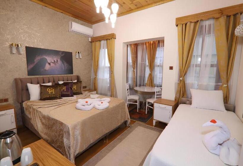 スタンダードトリプルルーム, Royal Gur