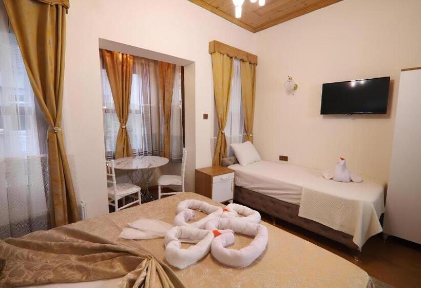 スタンダードトリプルルーム, Royal Gur