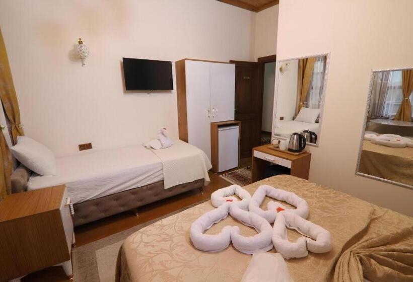 スタンダードトリプルルーム, Royal Gur