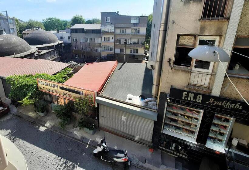 スタンダードトリプルルーム, Royal Gur