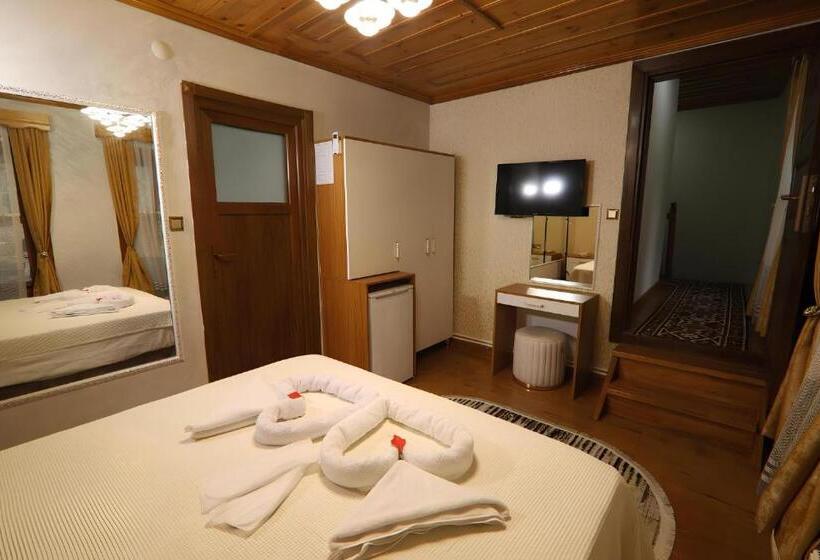 バスタブ付きスタンダードルーム, Royal Gur