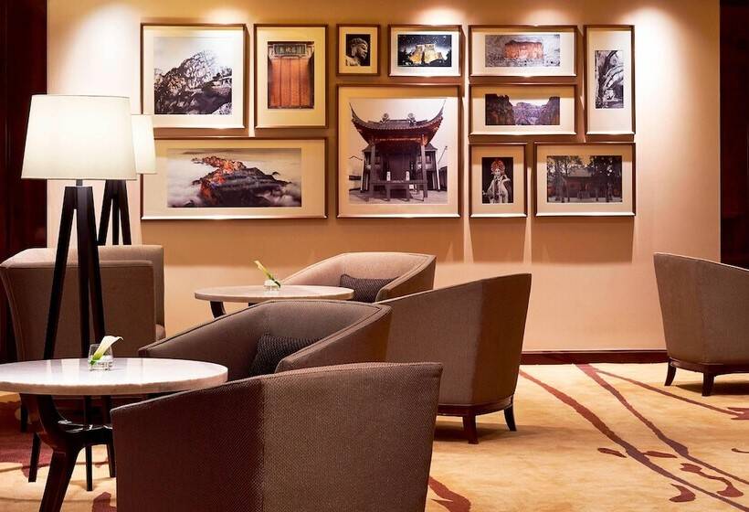Номер Executive, Sheraton Grand Zhengzhou