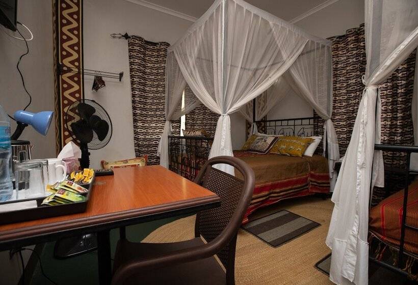 اتاق خانوادگی, Korona Villa Lodge