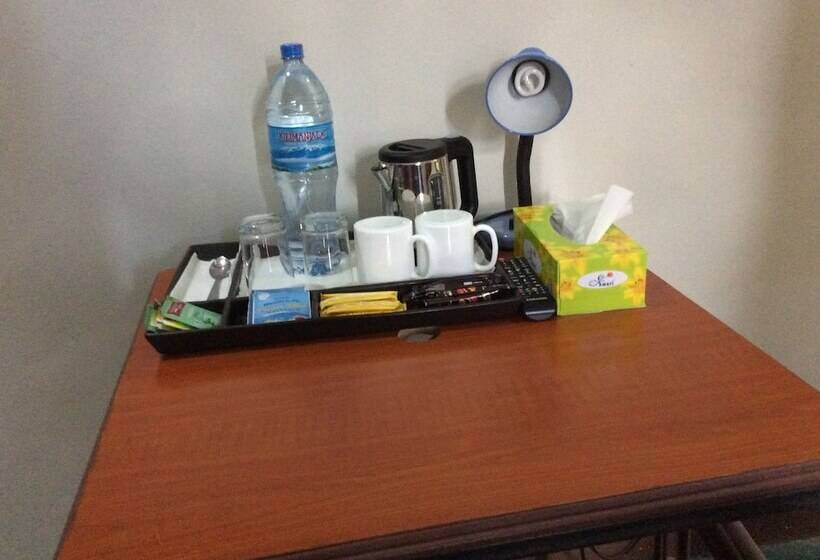 اتاق خانوادگی, Korona Villa Lodge