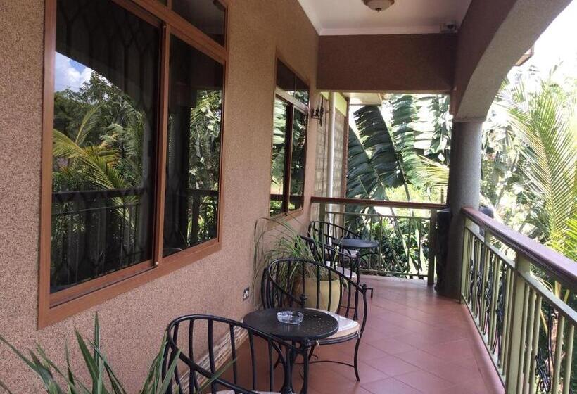 اتاق خانوادگی, Korona Villa Lodge