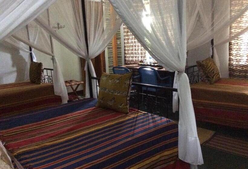 اتاق خانوادگی, Korona Villa Lodge