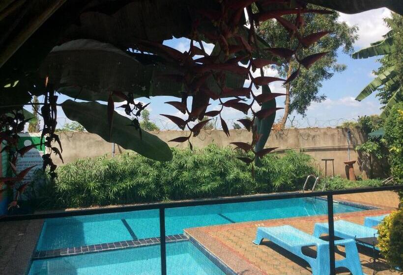 اتاق استاندارد سه نفره, Korona Villa Lodge