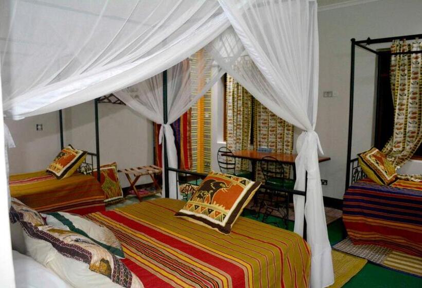 اتاق استاندارد سه نفره, Korona Villa Lodge