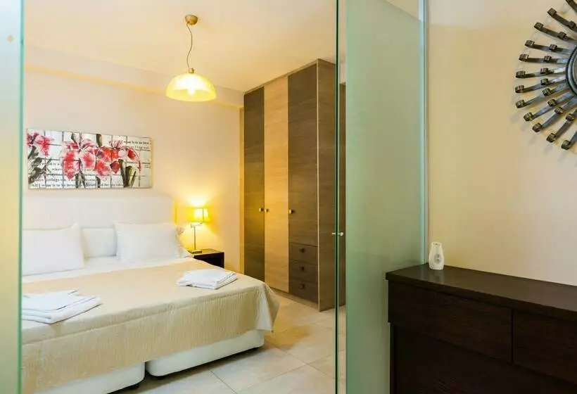 スイート, Pantheon Villas & Suites