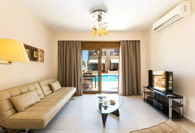 スイート, Pantheon Villas & Suites