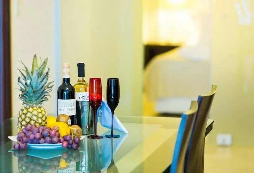 スイート, Pantheon Villas & Suites