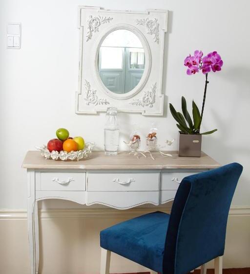 اتاق خانوادگی, Charming House Marques