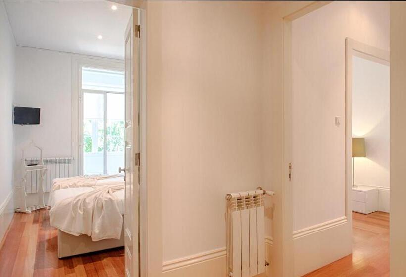 سوییت با چشمانداز باغ, Charming House Marques