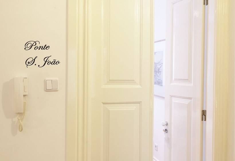 اتاق خانوادگی, Charming House Marques