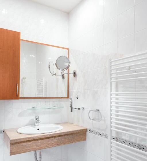 标准三人间, Wine Wellness Hotel Amande Hustopeče
