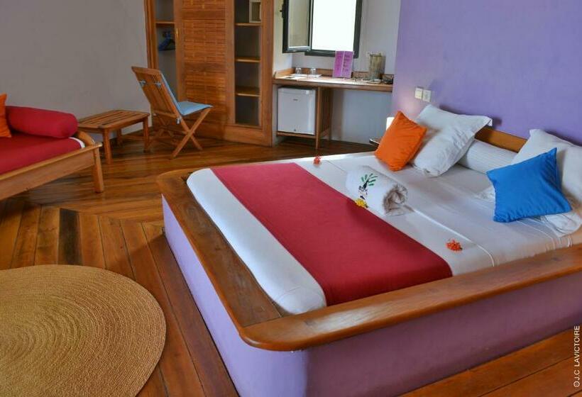 اتاق استاندارد با چشمانداز دریا, Hôtel Résidence Sarimanok