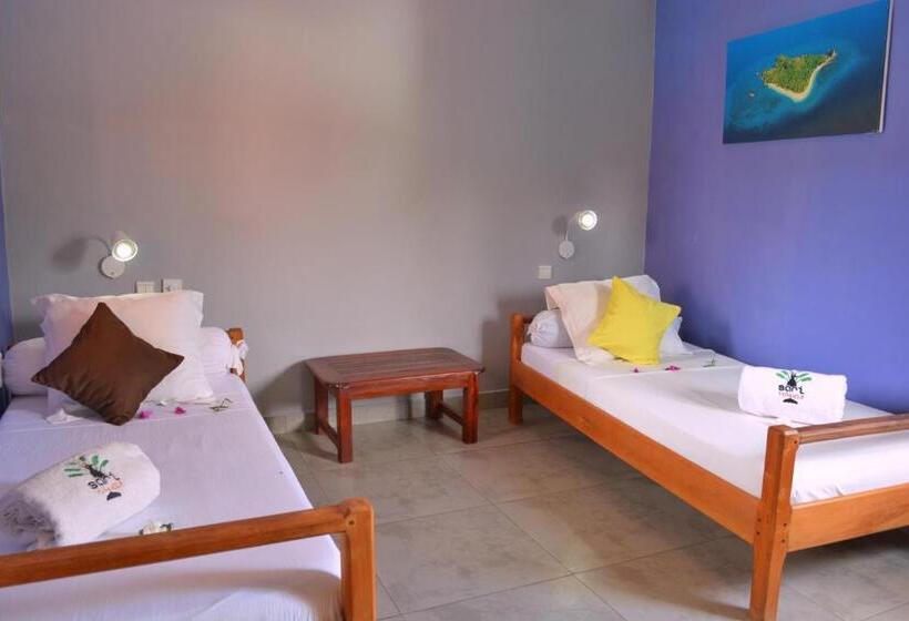 اتاق خانوادگی با چشمانداز دریا, Hôtel Résidence Sarimanok