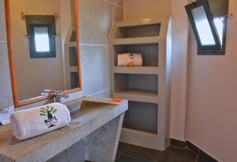 اتاق خانوادگی با چشمانداز دریا, Hôtel Résidence Sarimanok