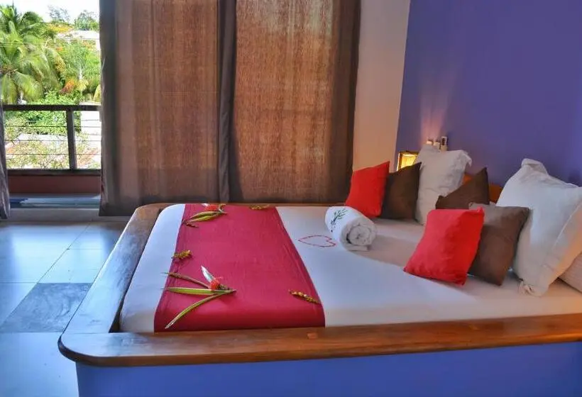 اتاق خانوادگی, Hôtel Résidence Sarimanok