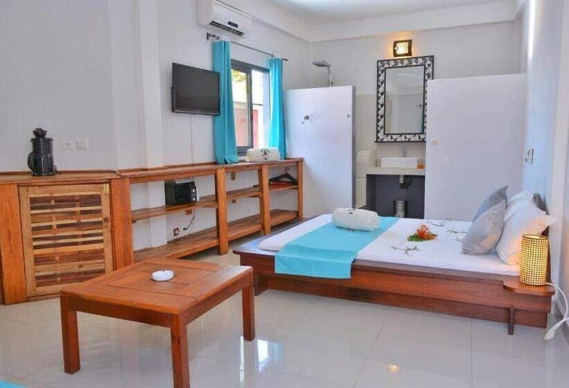 استودیوی استاندارد, Hôtel Résidence Sarimanok