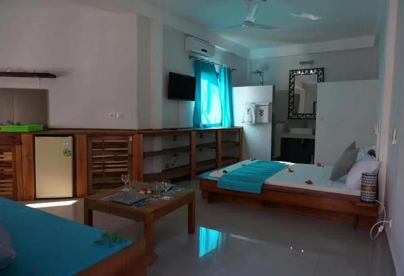 استودیوی استاندارد, Hôtel Résidence Sarimanok