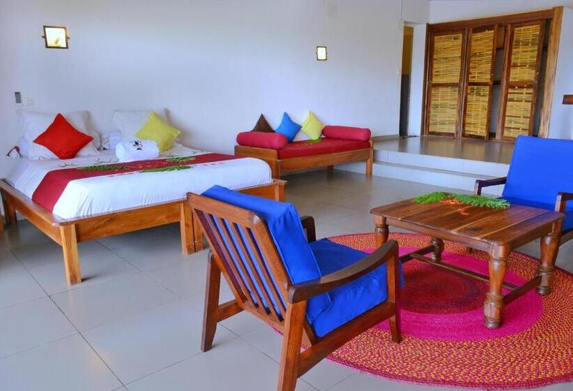 استودیوی سوپریور, Hôtel Résidence Sarimanok