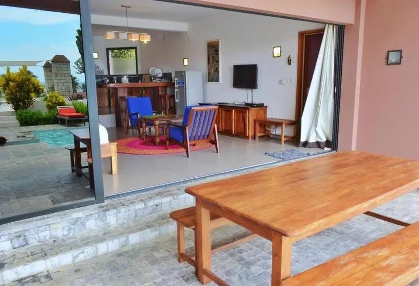 استودیوی سوپریور, Hôtel Résidence Sarimanok