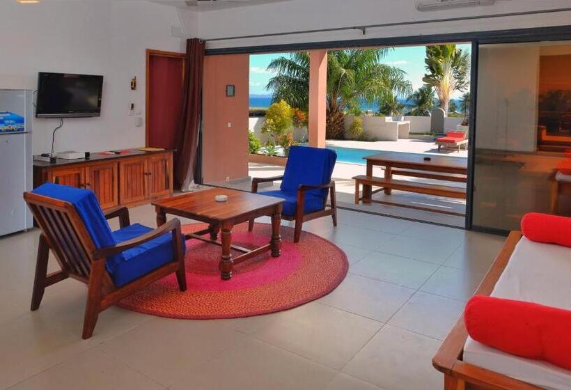 استودیوی سوپریور, Hôtel Résidence Sarimanok