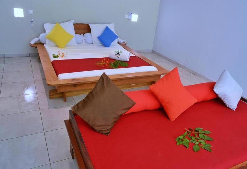 استودیو استاندارد با چشمانداز باغ, Hôtel Résidence Sarimanok