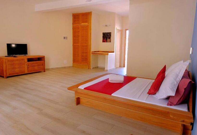 استودیو استاندارد با چشمانداز باغ, Hôtel Résidence Sarimanok