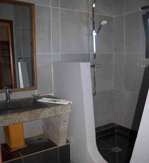 اتاق لوکس, Hôtel Résidence Sarimanok