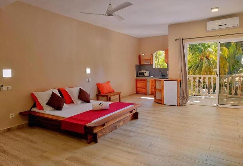 اتاق استاندارد با بالکن, Hôtel Résidence Sarimanok