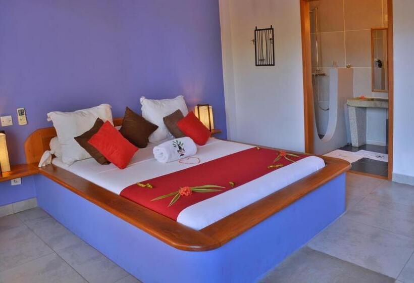 اتاق استاندارد با بالکن, Hôtel Résidence Sarimanok